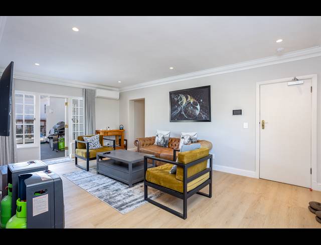 3 BEDROOM PENTHOUSE FOR SALE IN CLAREMONT UPPER